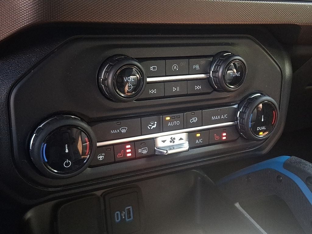 2022 Ford Bronco Outer Banks BASE