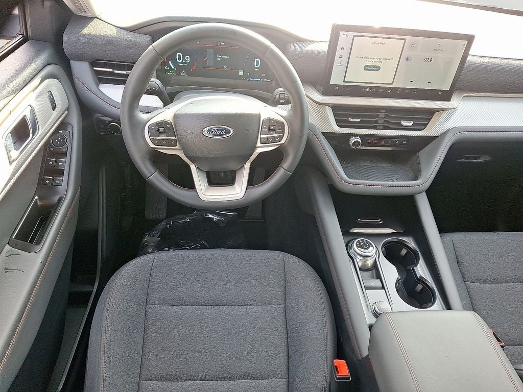2025 Ford Explorer Active BASE