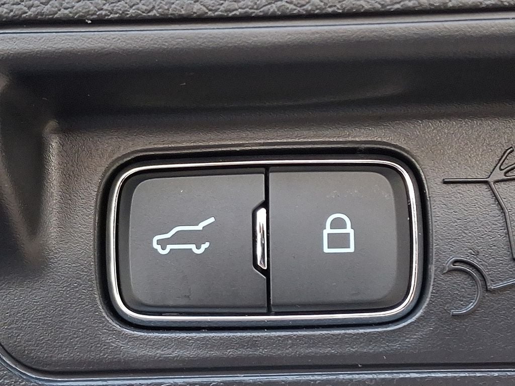 2025 Ford Explorer Active BASE