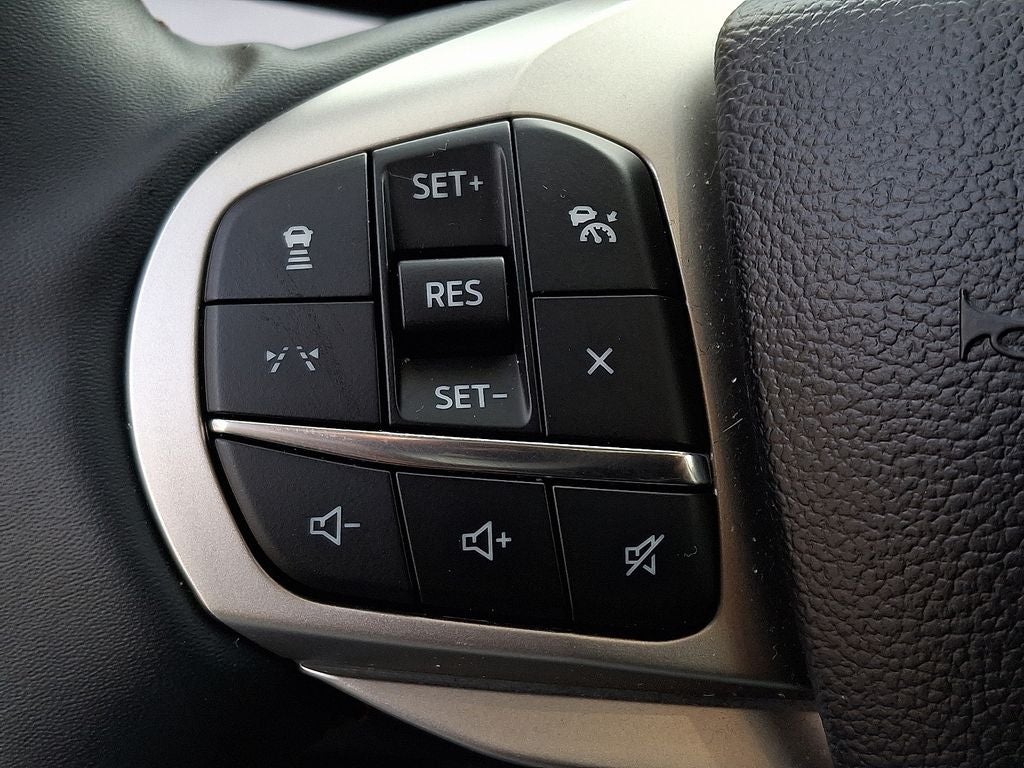 2025 Ford Explorer Active BASE