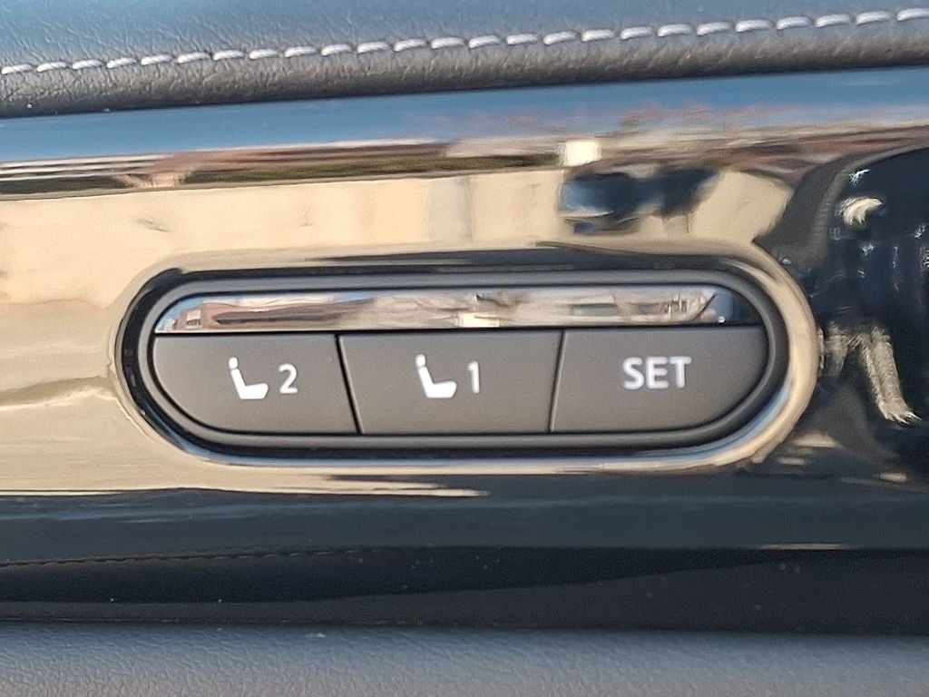 2025 INFINITI QX60 PURE BASE