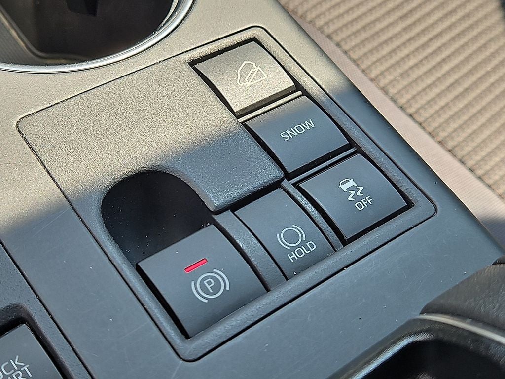 2025 Toyota Highlander LE
