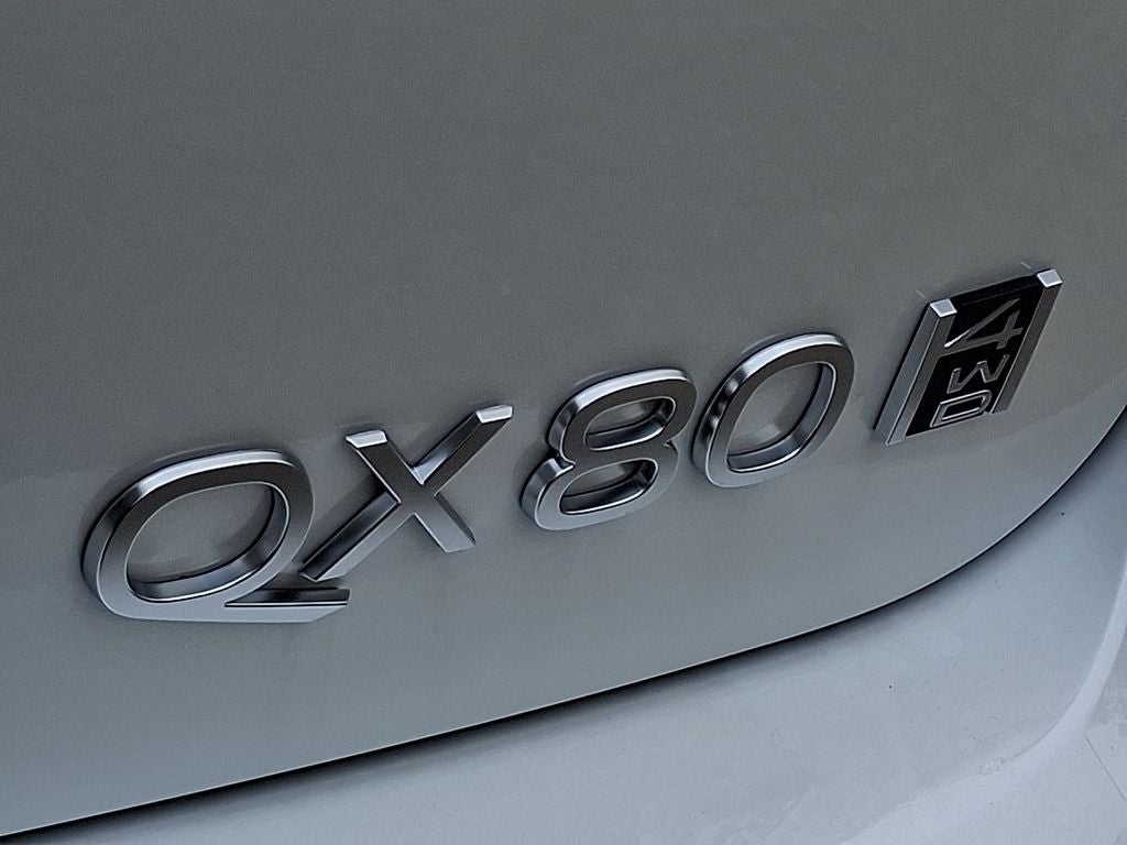 2027 INFINITI QX80 LUXE