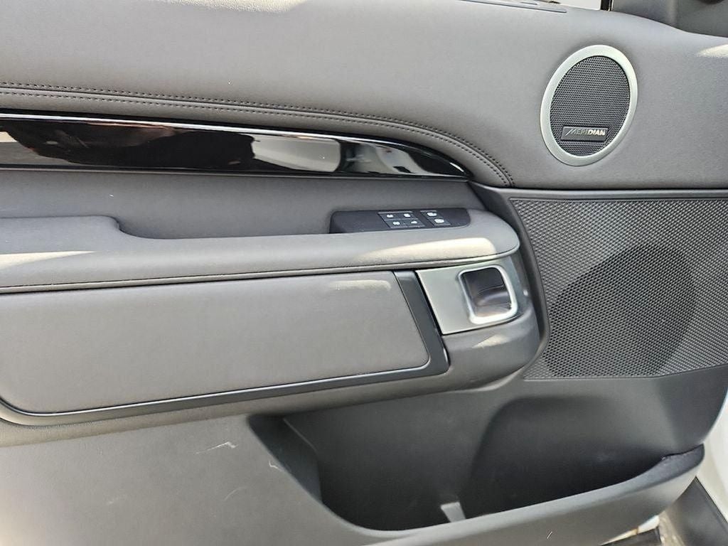 2024 Land Rover Discovery S BASE