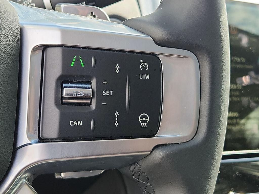 2024 Land Rover Discovery S BASE