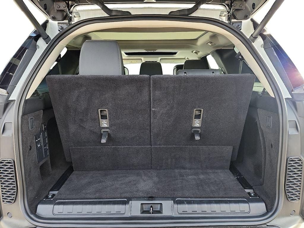 2024 Land Rover Discovery S BASE