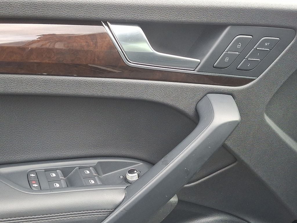 2020 Audi Q5 45 Premium Plus quattro