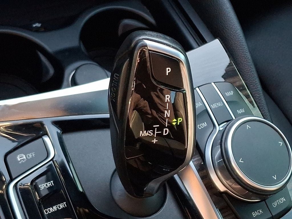 2019 BMW 5 Series 530i xDrive LANE DEPARTURE WARNING