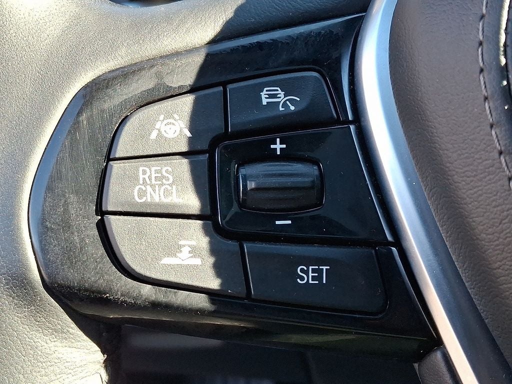 2019 BMW 5 Series 530i xDrive LANE DEPARTURE WARNING