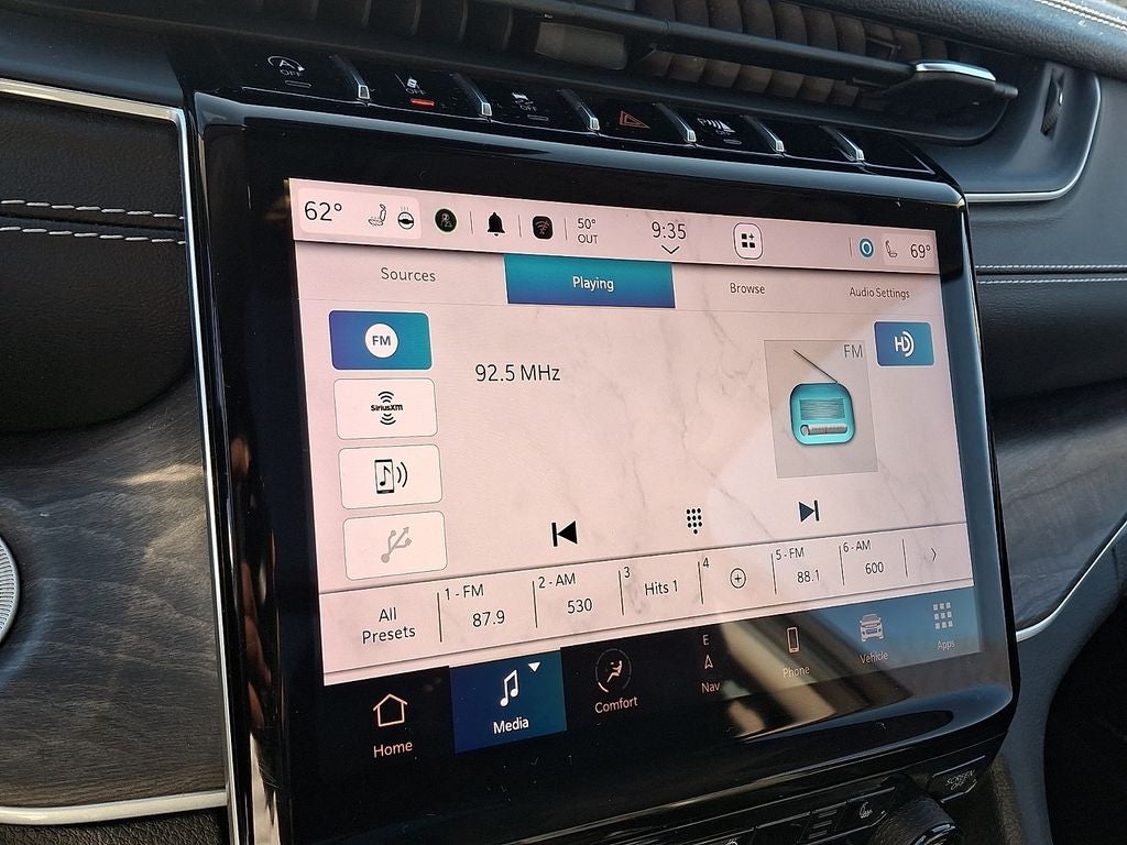 2022 Jeep Grand Cherokee Limited BASE