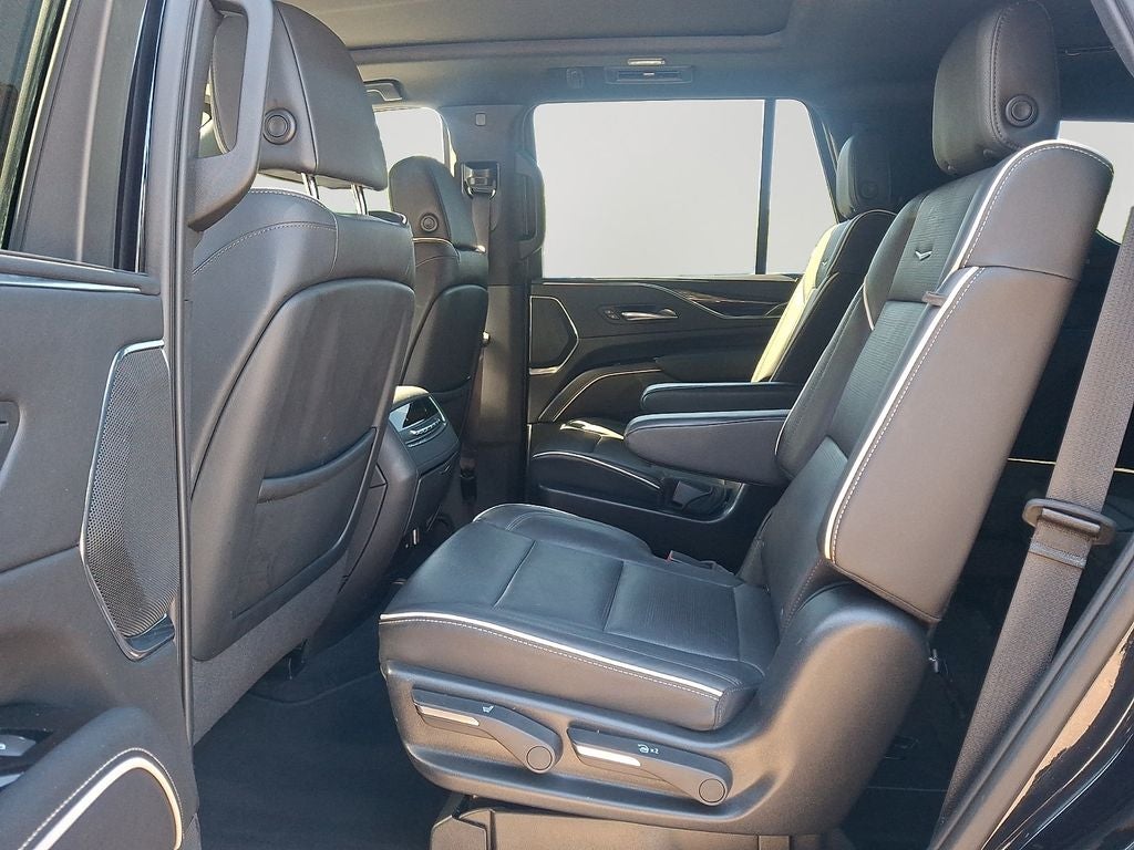 2023 Cadillac Escalade Sport BASE