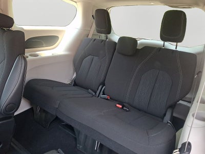 2024 Chrysler Voyager LX