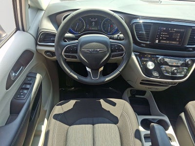 2024 Chrysler Voyager LX