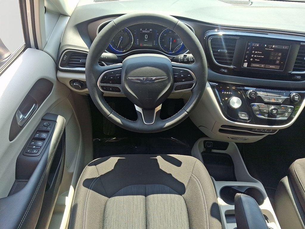 2024 Chrysler Voyager LX