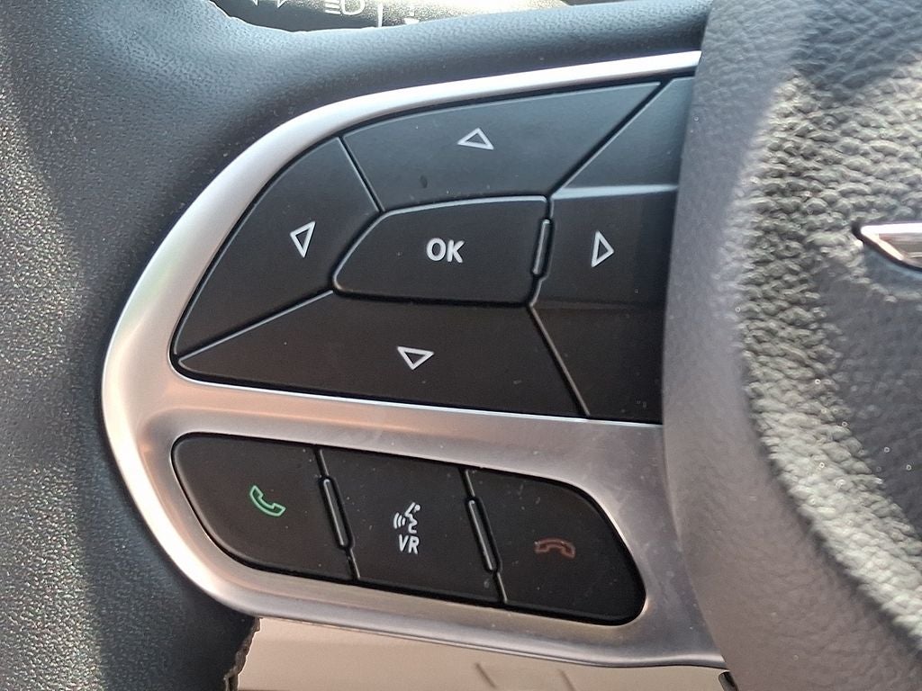 2024 Chrysler Voyager LX