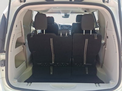 2024 Chrysler Voyager LX