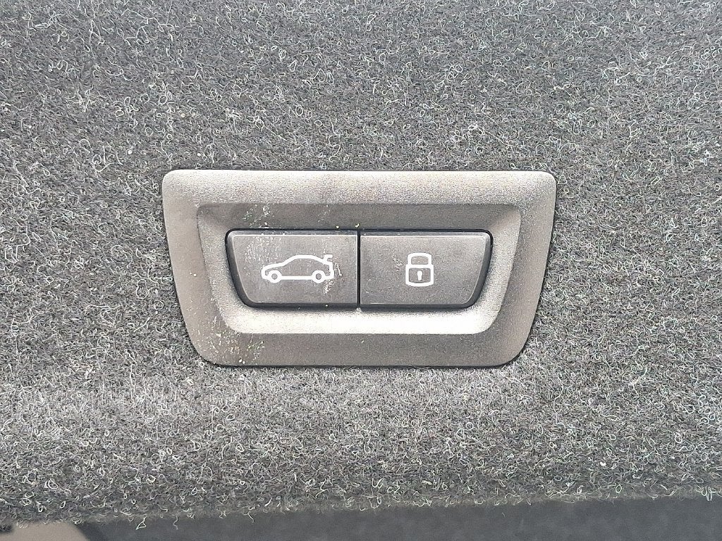 2026 BMW 3 Series 330i xDrive PREMIUM PACKAGE