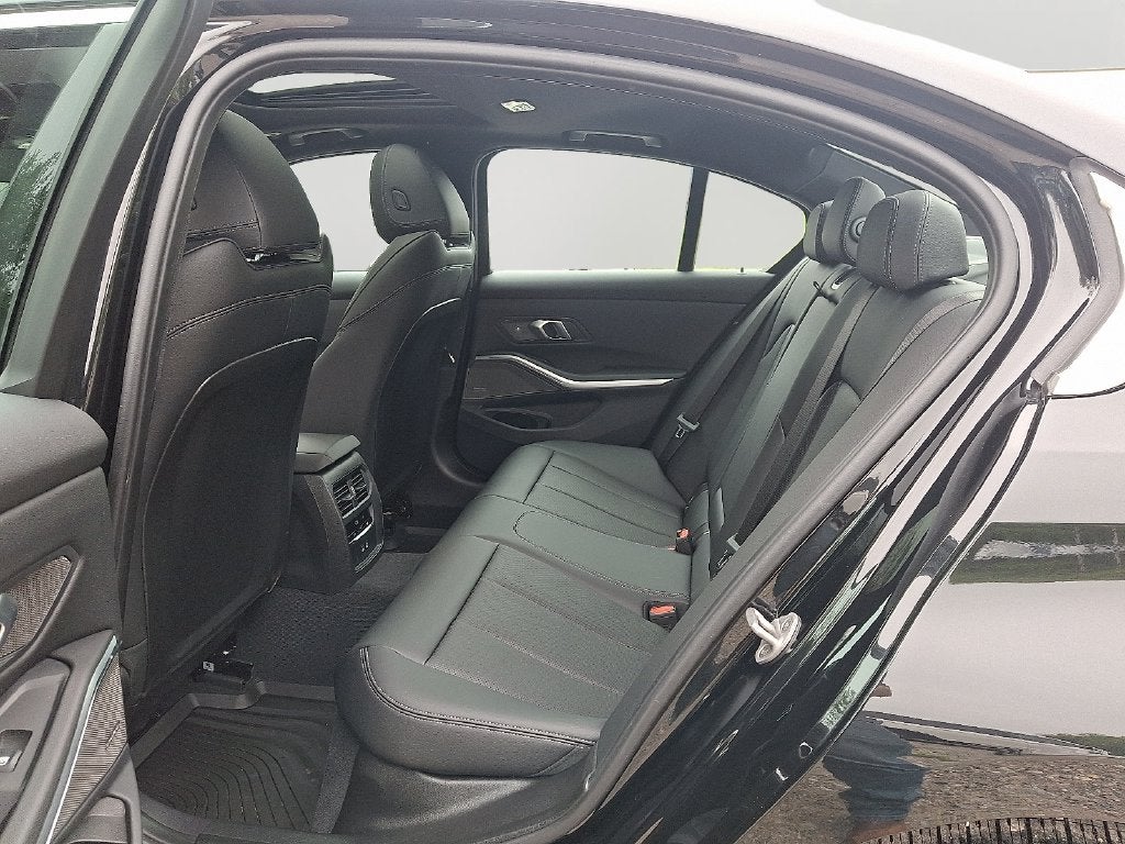 2026 BMW 3 Series 330i xDrive PREMIUM PACKAGE