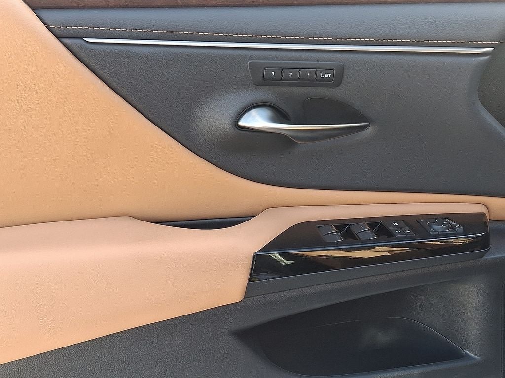 2023 Lexus ES 250 250