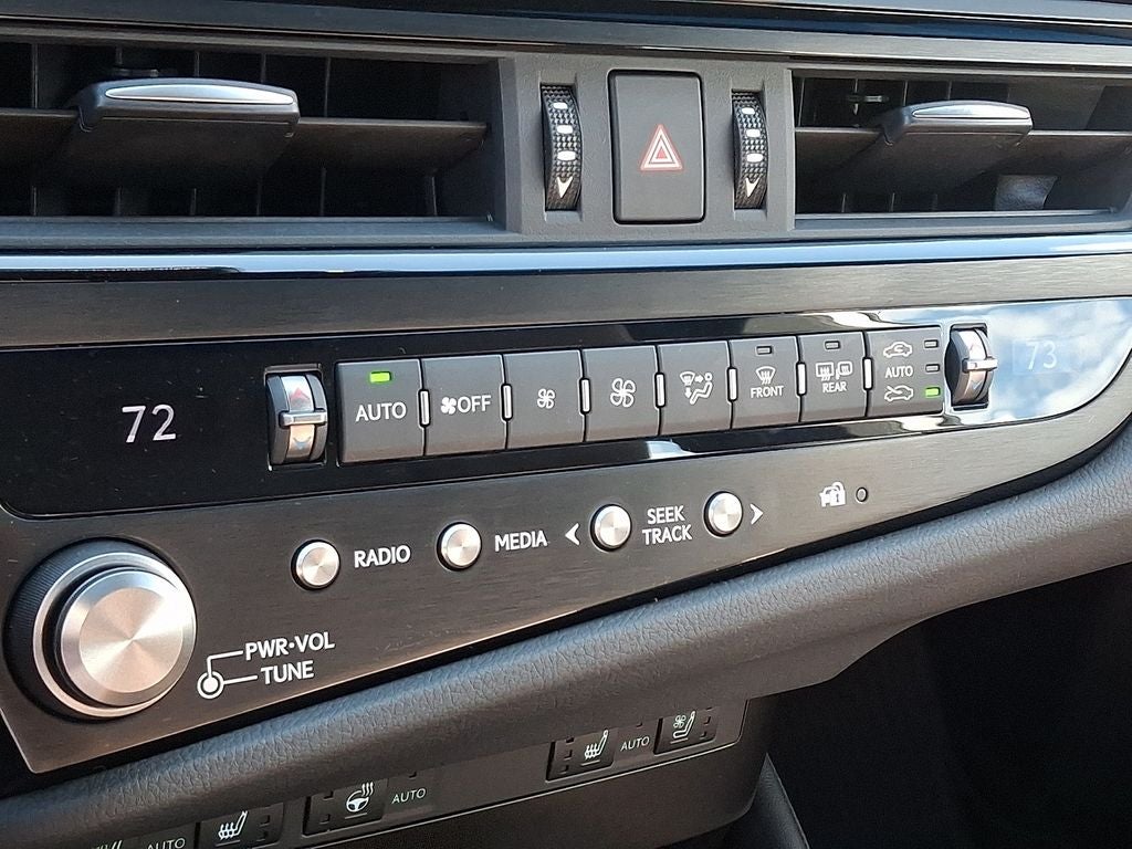 2025 Lexus ES 300h 300h