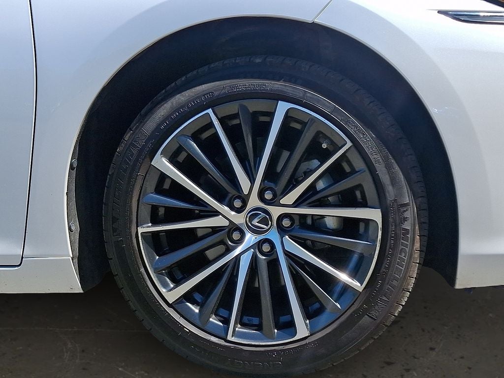 2025 Lexus ES 300h 300h