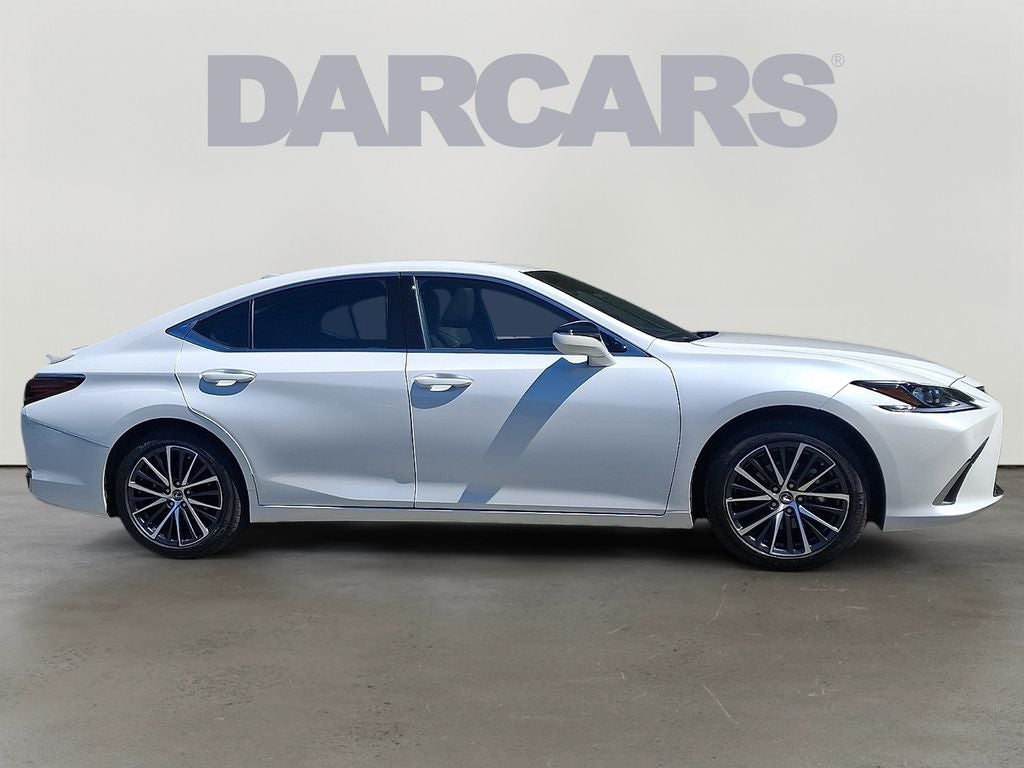 2025 Lexus ES 300h 300h