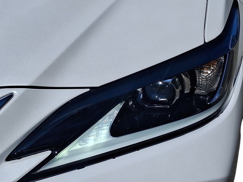 2023 Lexus ES 300h 300h