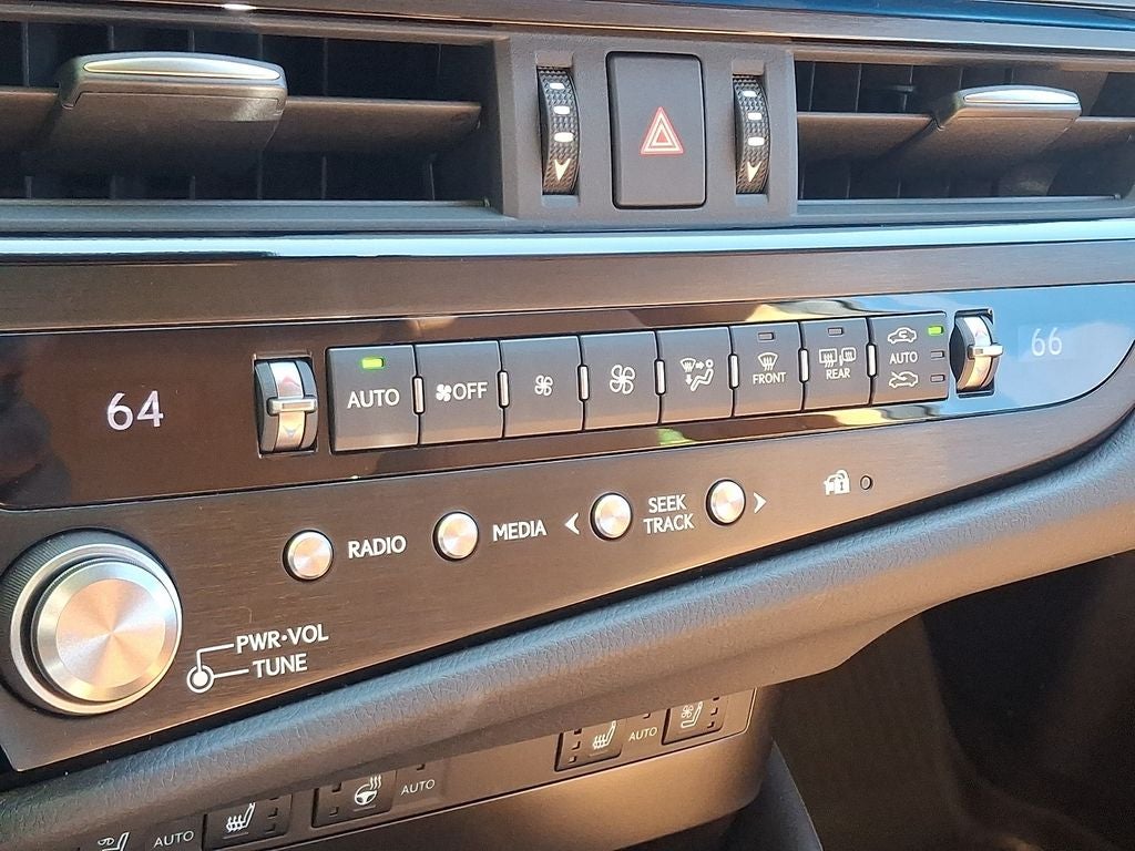 2025 Lexus ES 300h 300h