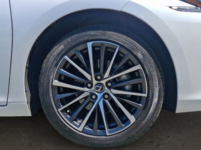2025 Lexus ES 300h 300h