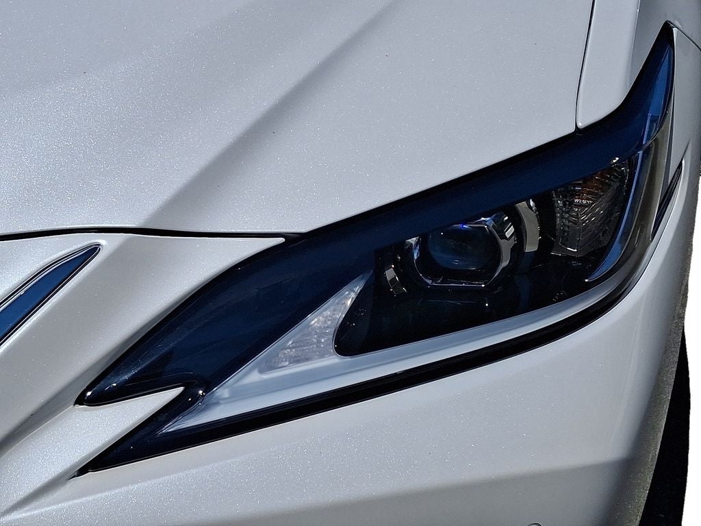 2025 Lexus ES 300h 300h