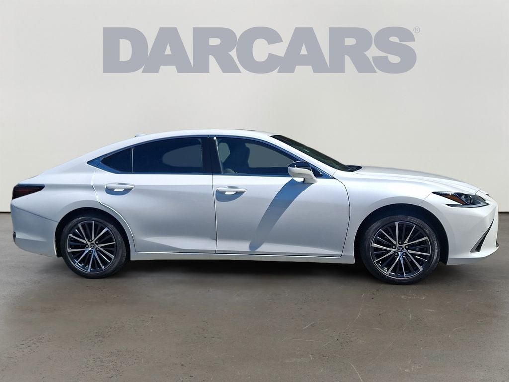 2025 Lexus ES 300h 300h