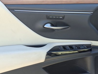 2025 Lexus ES 300h 300h