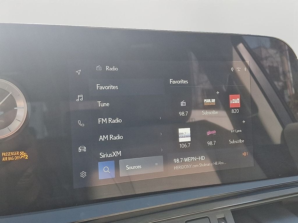 2025 Lexus ES 300h 300h