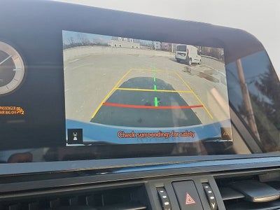 2025 Lexus ES 300h 300h