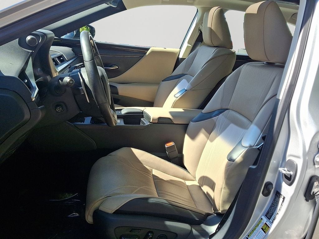 2020 Lexus ES 350 Luxury 350 Luxury REAR SPOILER, LUXURY PACKAGE