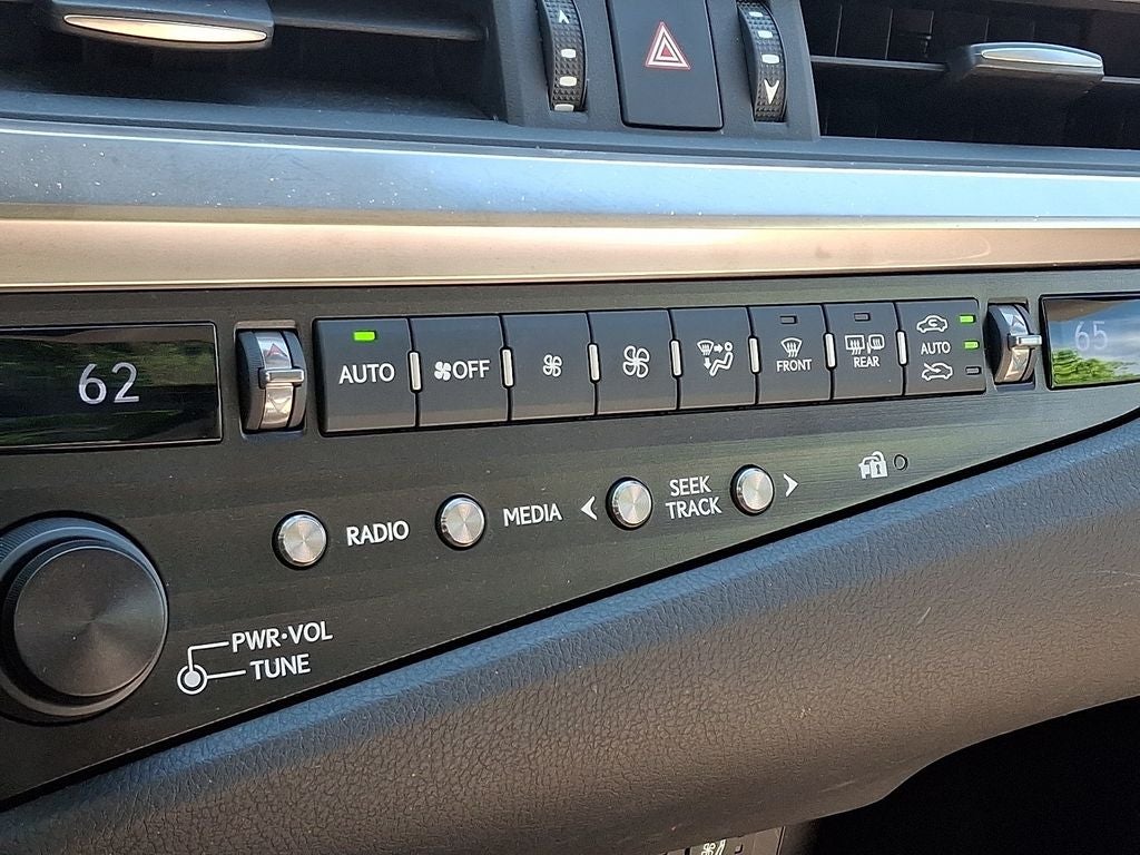 2020 Lexus ES 350 Luxury 350 Luxury REAR SPOILER, LUXURY PACKAGE