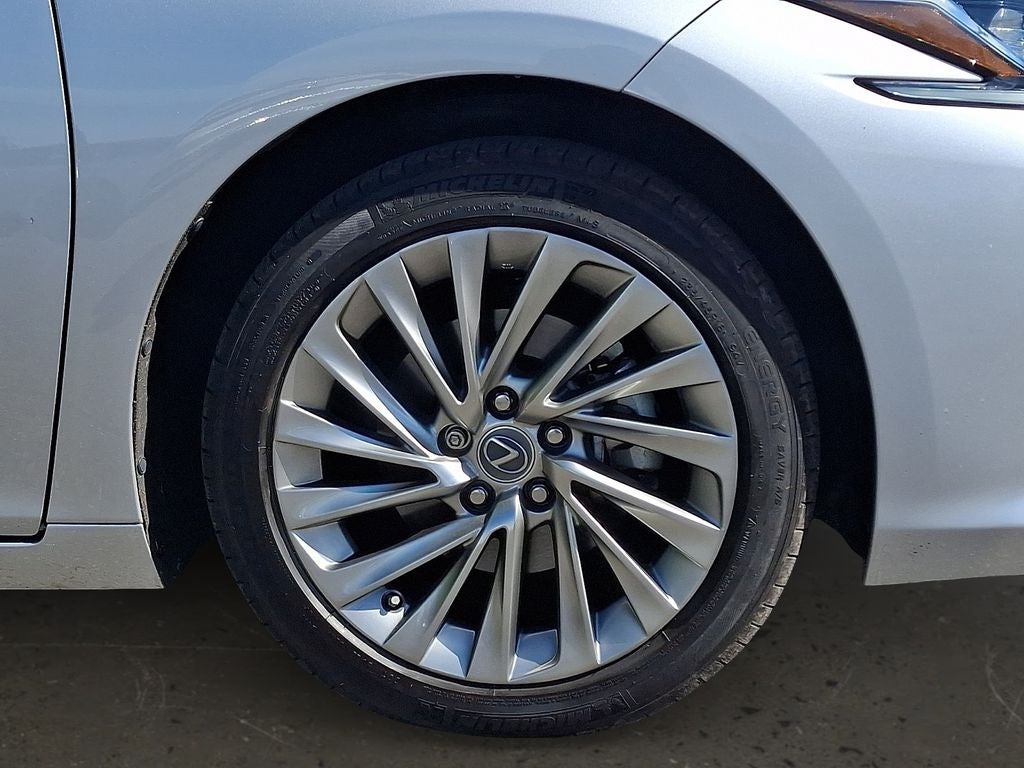 2020 Lexus ES 350 Luxury 350 Luxury REAR SPOILER, LUXURY PACKAGE