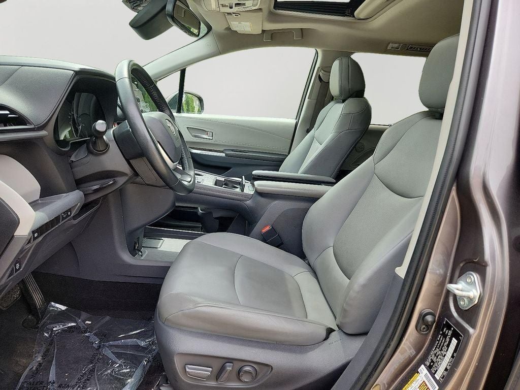 2021 Toyota Sienna XLE