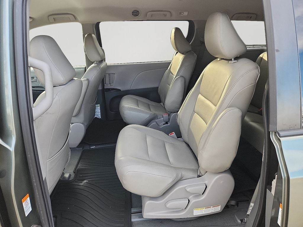 2020 Toyota Sienna L 7 Passenger