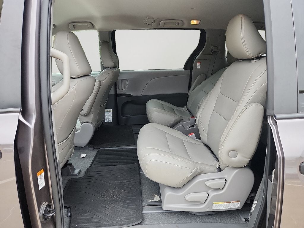 2020 Toyota Sienna L 7 Passenger