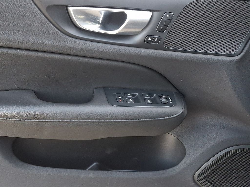 2024 Volvo S60 B5 Core Dark Theme 12.3 DIGITAL DRIVER DISPLAY, LAMINATED PANORAMIC S