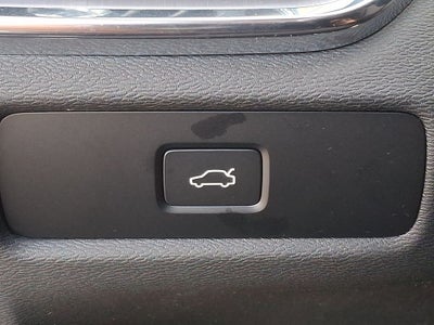2024 Volvo S60 B5 Core Dark Theme 12.3 DIGITAL DRIVER DISPLAY, LAMINATED PANORAMIC S
