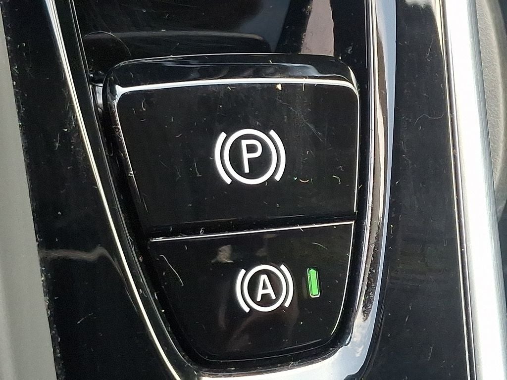 2024 Volvo S60 B5 Core Dark Theme 12.3 DIGITAL DRIVER DISPLAY, LAMINATED PANORAMIC S