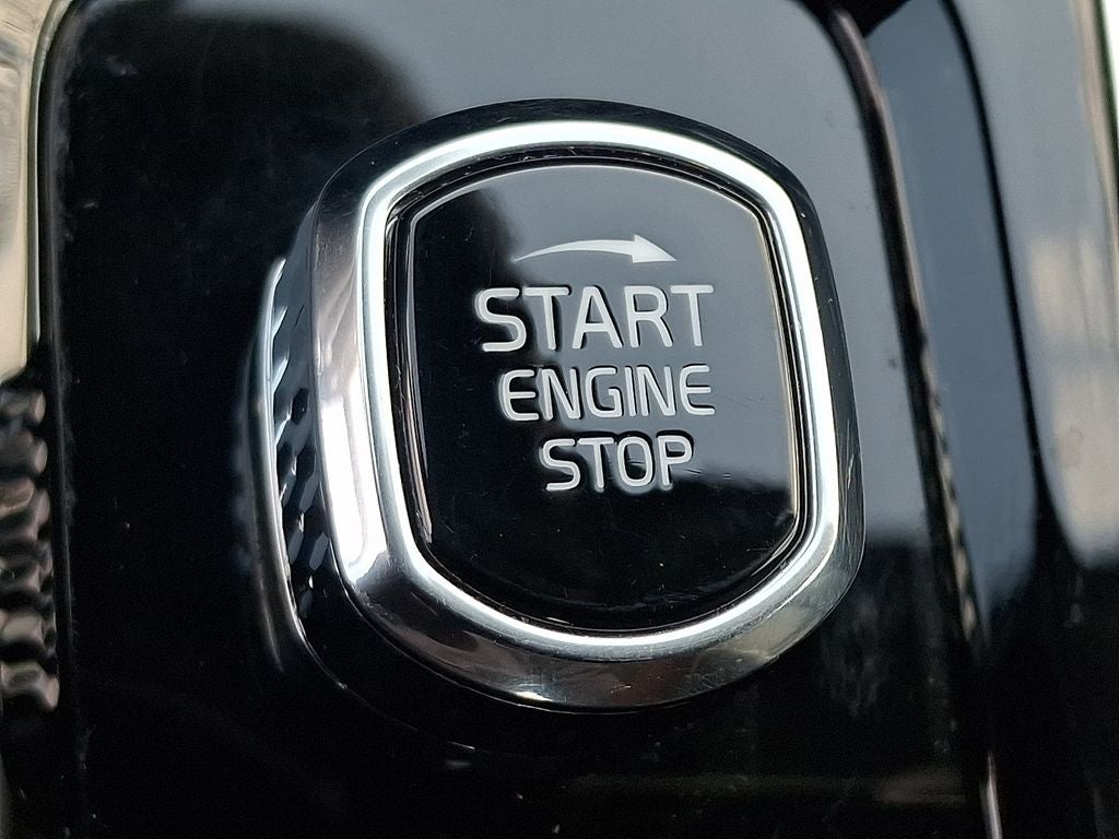 2024 Volvo S60 B5 Core Dark Theme 12.3 DIGITAL DRIVER DISPLAY, LAMINATED PANORAMIC S