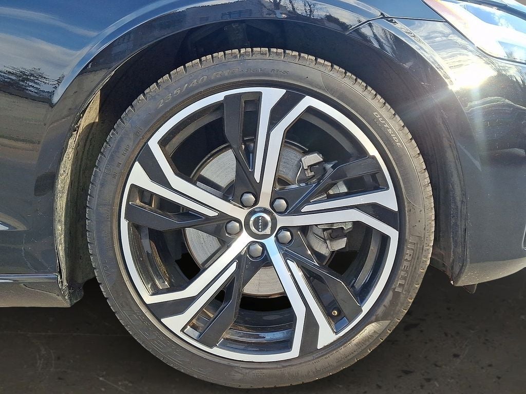 2024 Volvo S60 B5 Core Dark Theme 12.3 DIGITAL DRIVER DISPLAY, LAMINATED PANORAMIC S