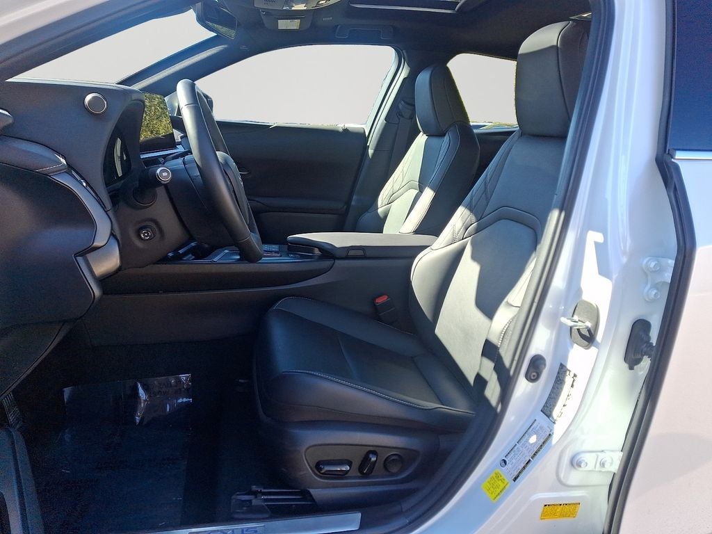 2025 Lexus UX 300h Premium 300h Premium COLD AREA PACKAGE, 12.3-IN TOUCHSCREEN DISPLAY