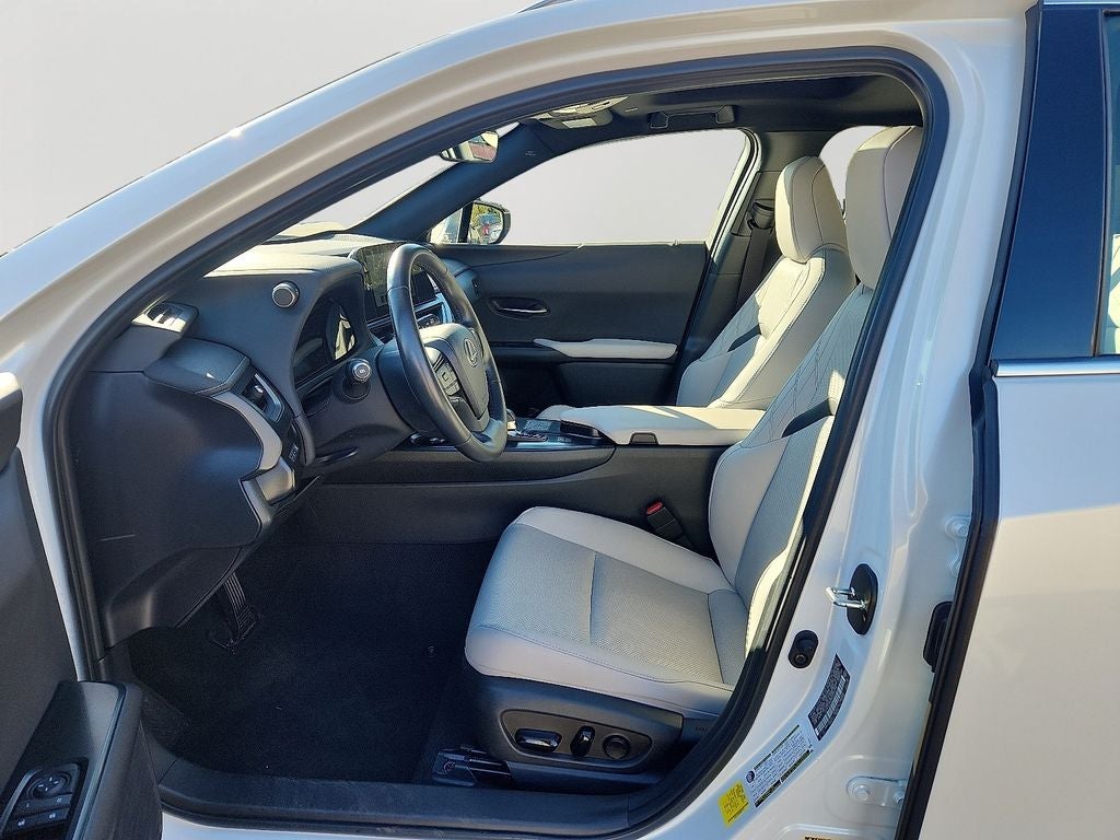 2025 Lexus UX 300h Premium 300h Premium COLD AREA PKG,