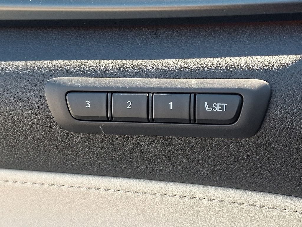 2025 Lexus NX 450h+ Luxury 450h+ Luxury