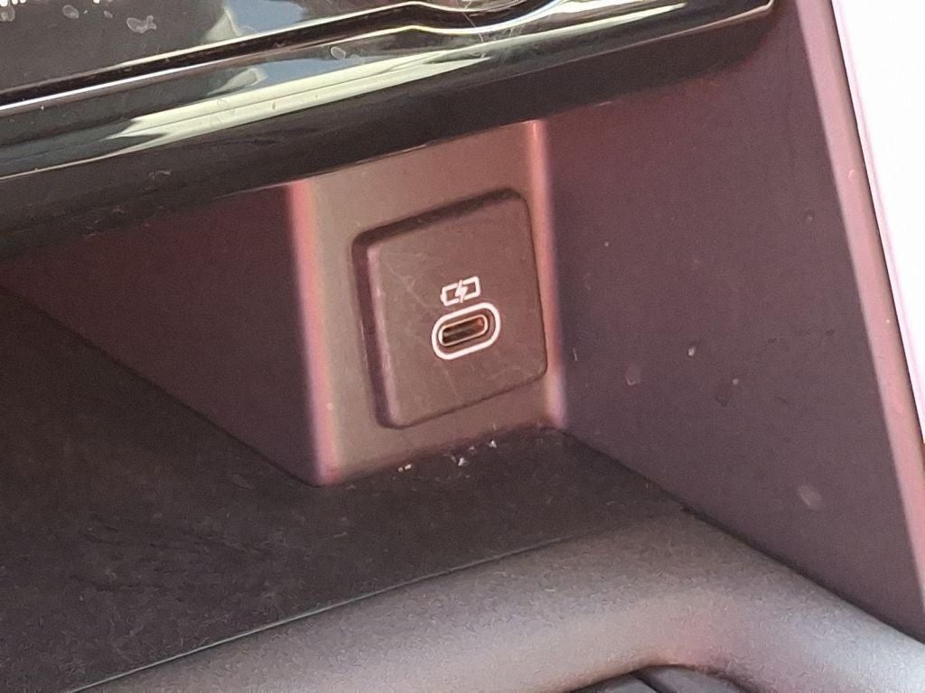 2024 Land Rover Discovery S