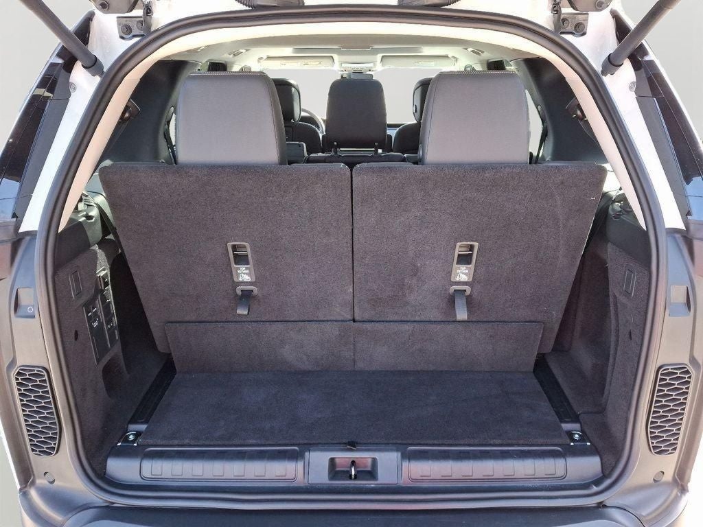 2024 Land Rover Discovery S